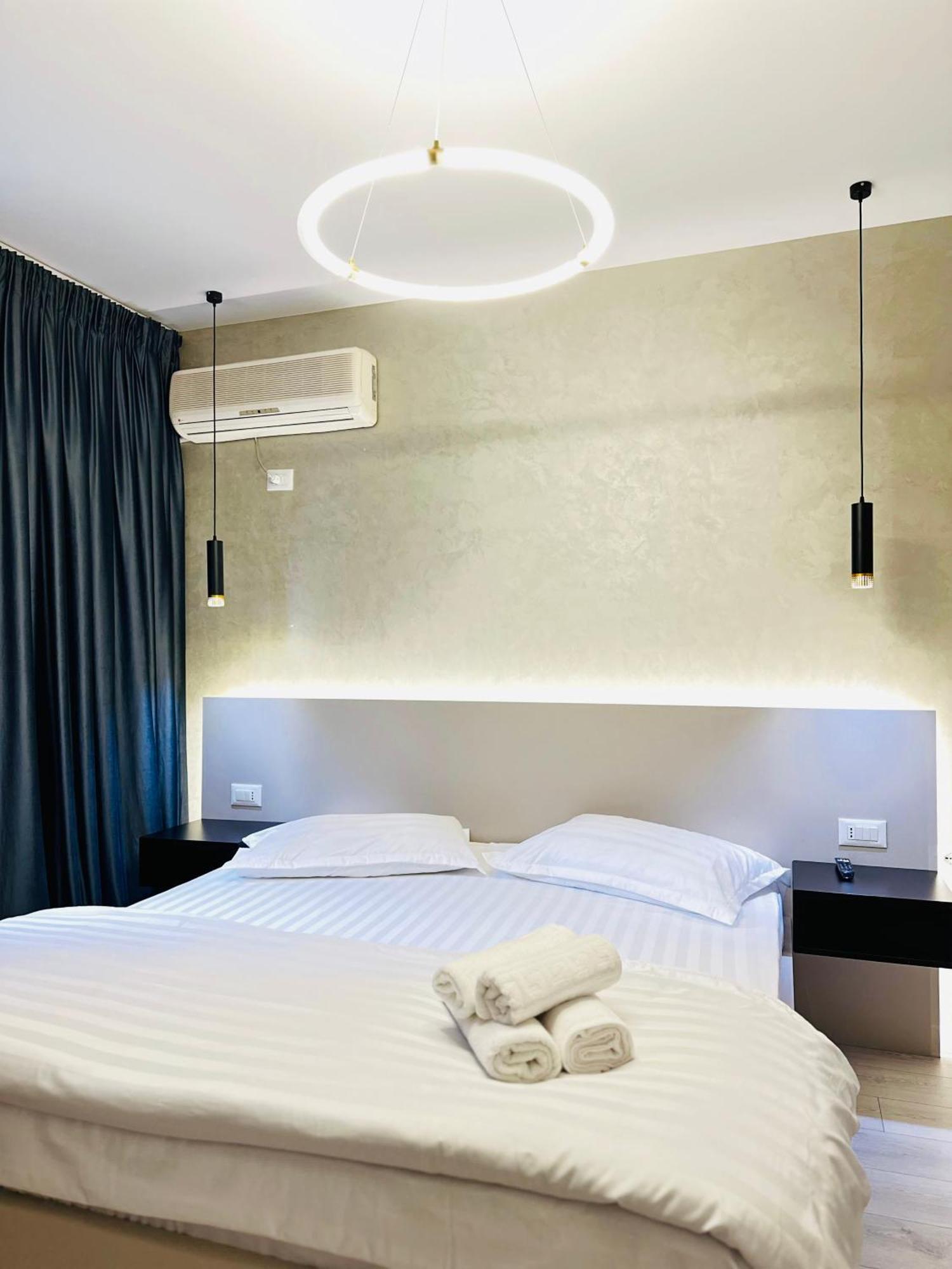 Luxurious Central Stay - Self Check-In Тирана Экстерьер фото