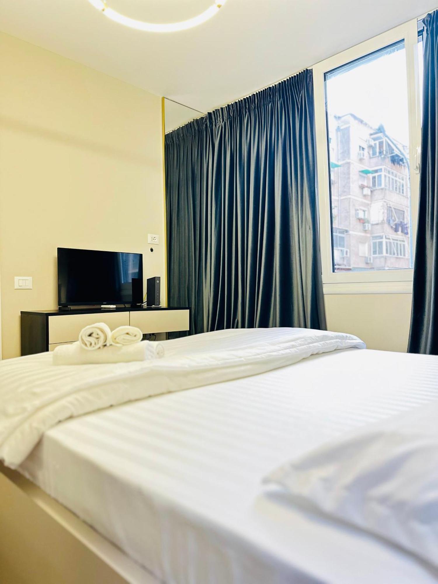 Luxurious Central Stay - Self Check-In Тирана Экстерьер фото