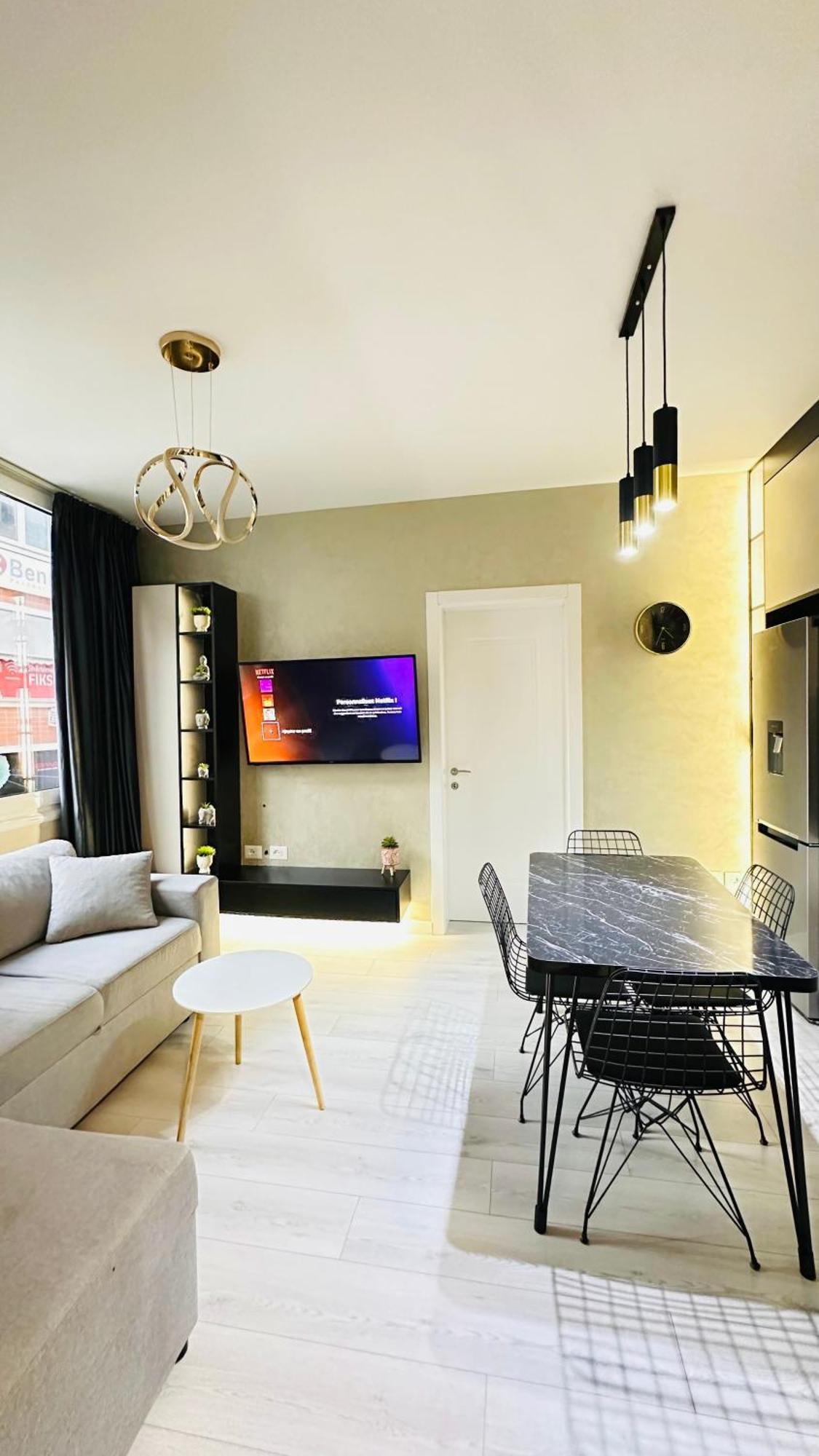 Luxurious Central Stay - Self Check-In Тирана Экстерьер фото