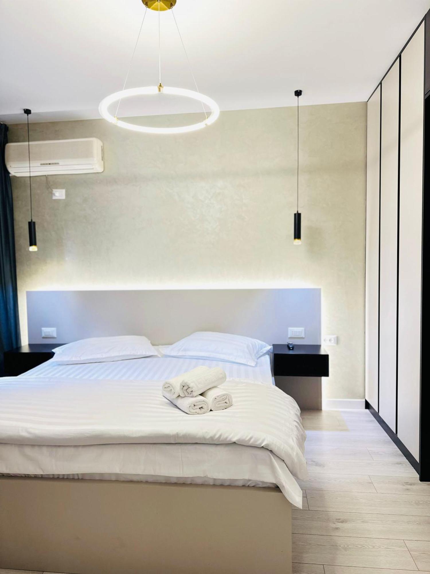 Luxurious Central Stay - Self Check-In Тирана Экстерьер фото